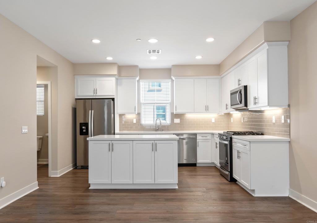 Residential Lease for rent at 4358 Saint Cloud Way 2, Oceanside, San Diego County CA featuring 3 beds and 4 baths