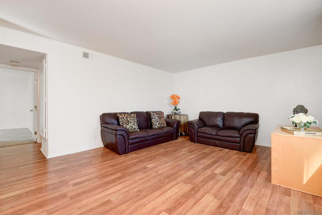 Residential Lease for rent at 526 Calle Montecito 140, Oceanside, San Diego County CA featuring 2 beds and 1 bath