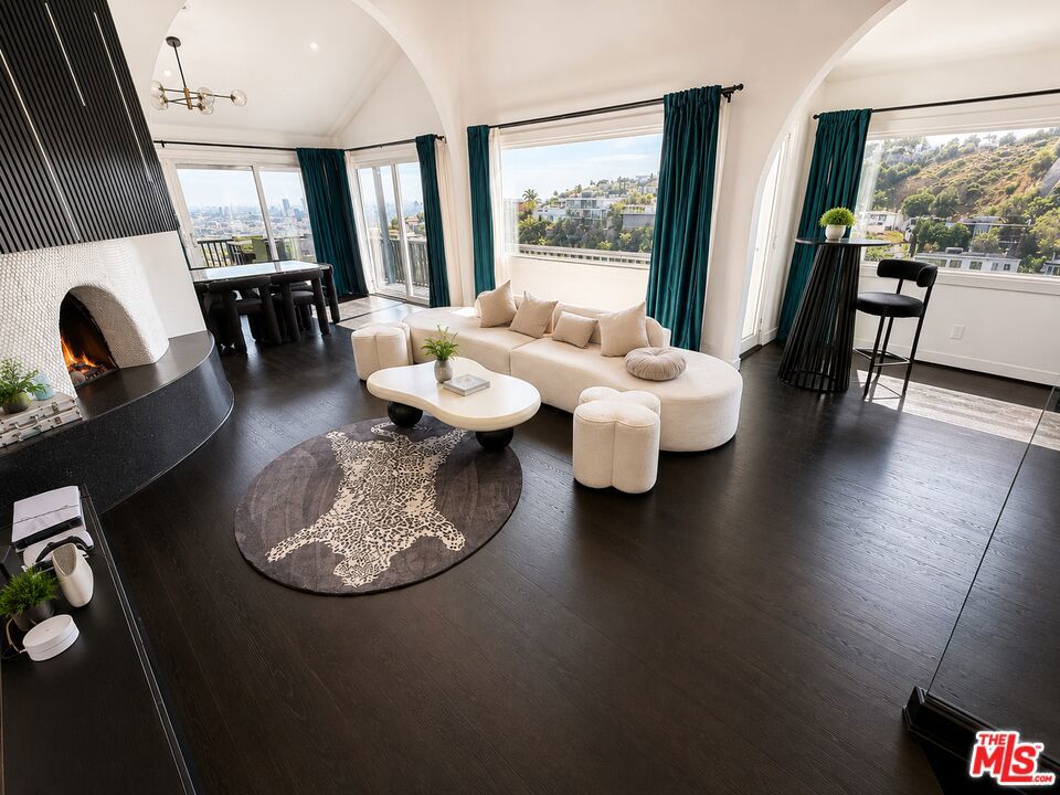 Residential Lease for rent at 8810 Hollywood Boulevard, West Hollywood, Los Angeles County CA featuring 3 beds and 3 baths