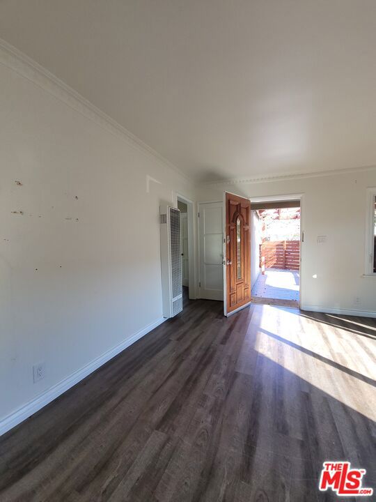 Residential Lease for rent at 3129 Roberts Avenue, Culver City, Los Angeles County CA featuring 2 beds and 1 bath