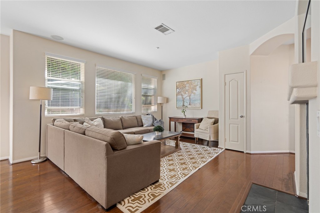 Residential Lease for rent at 3073 Via Maximo, Carlsbad, San Diego County CA featuring 3 beds and 3 baths