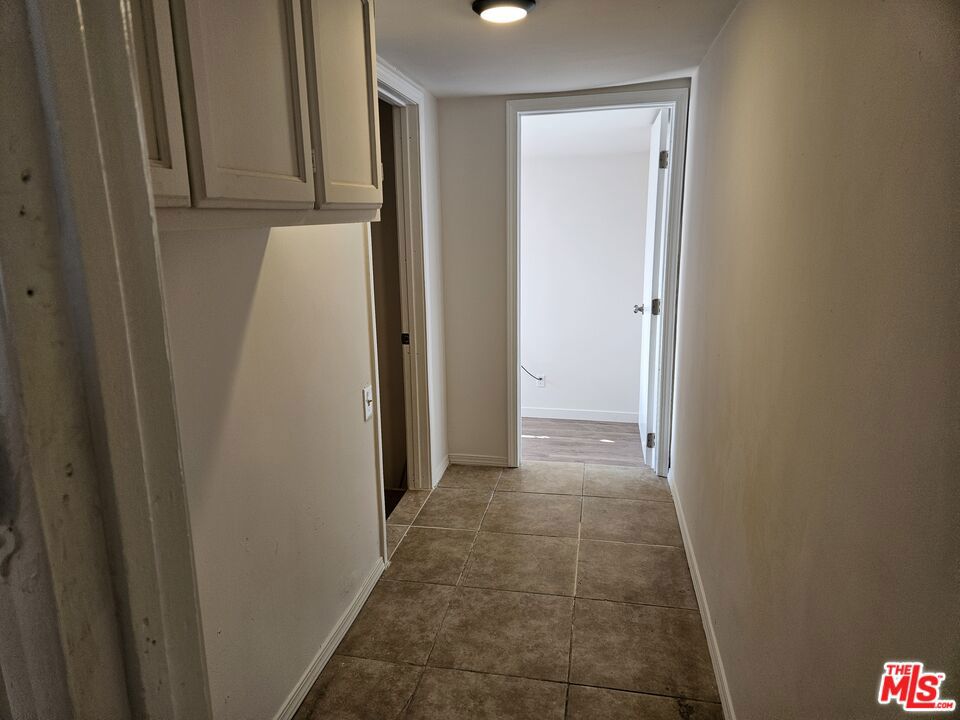 Residential Lease for rent at 263 E 84th Place, Los Angeles, Los Angeles County CA featuring 3 beds and 1 bath