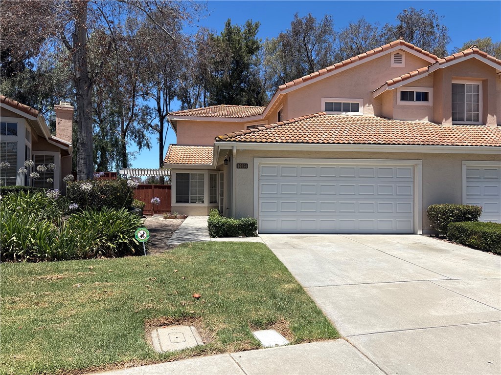 Residential Lease for rent at 16054 Caminito De Linda, San Diego CA featuring 3 beds and 3 baths