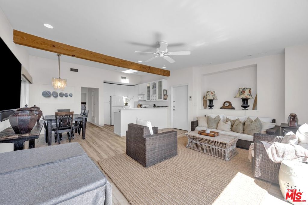 Residential Lease for rent at 25444 Malibu Road, Malibu, Los Angeles County CA featuring 1 bed and 2 baths