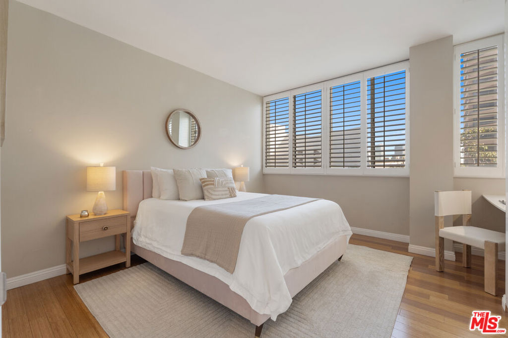 Residential Lease for rent at 10433 Wilshire Boulevard 301, Los Angeles, Los Angeles County CA featuring 2 beds and 2 baths