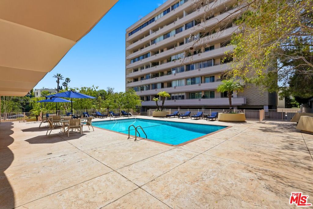 Residential Lease for rent at 1333 S Beverly Glen Boulevard 902, Los Angeles, Los Angeles County CA featuring 2 beds and 3 baths