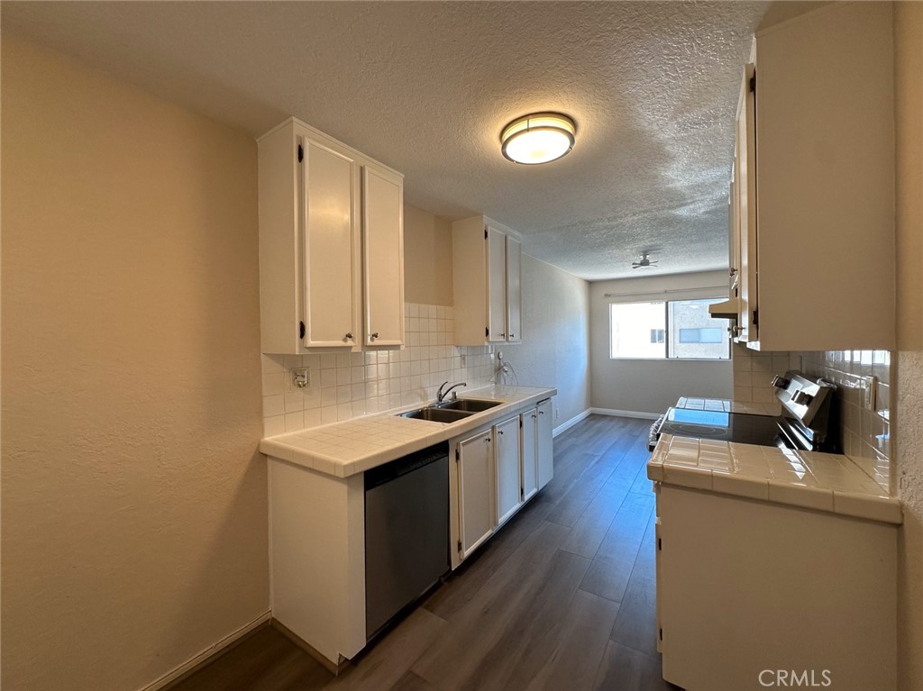 Residential Lease for rent at 2386 E Del Mar Boulevard 203, Pasadena, Los Angeles County CA featuring 1 bed and 1 bath