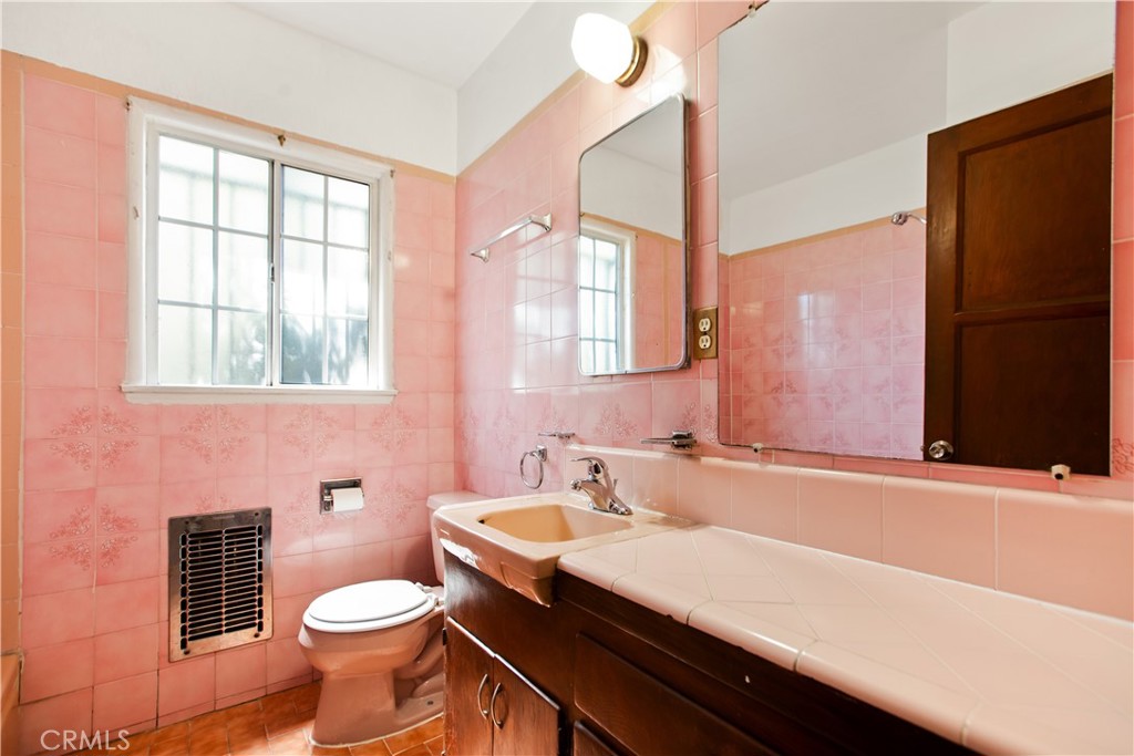 Residential Lease for rent at 556 N Sunset Avenue, West Covina, Los Angeles County CA featuring 3 beds and 2 baths