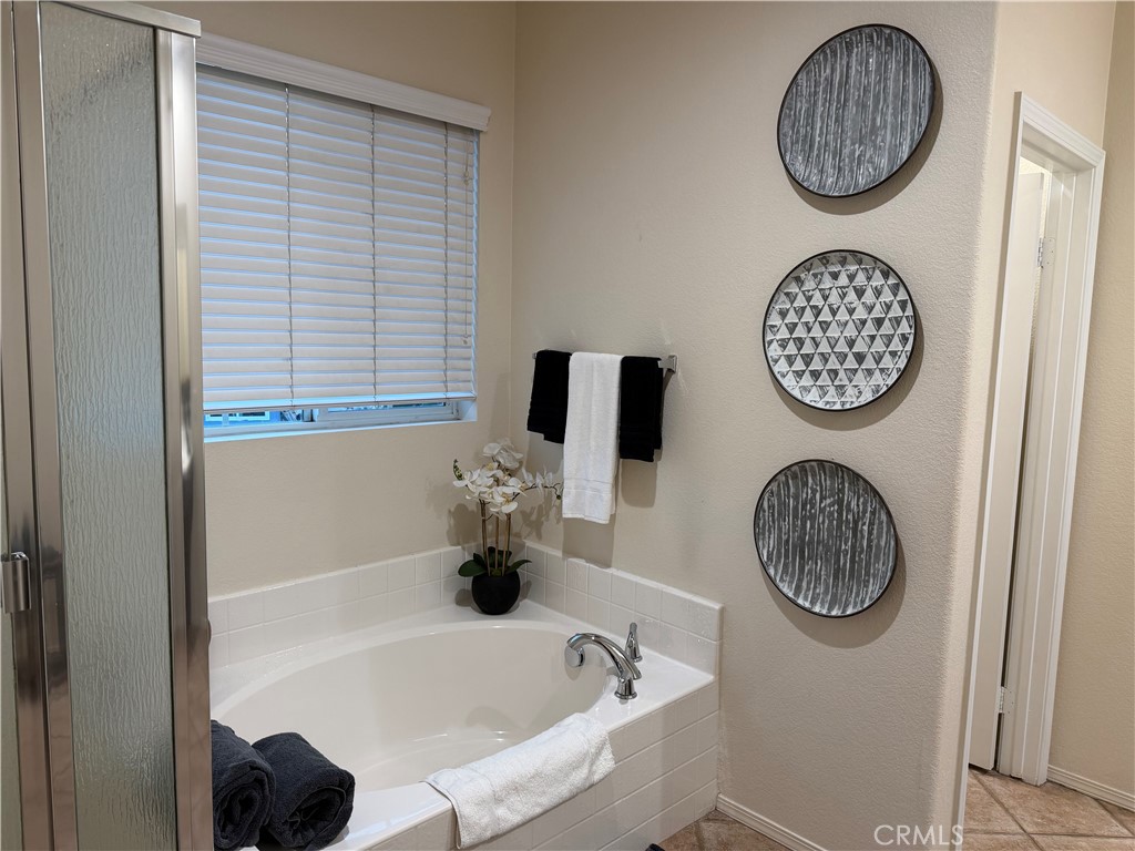 Single Family Residence for rent at 953 Curlew, Perris, CA featuring 4 beds and 3 baths