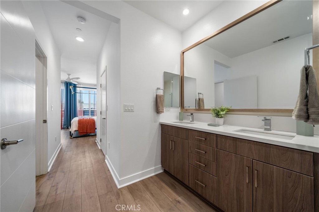 Townhouse for rent at 205 Elm, Long Beach, CA featuring 2 beds and 3 baths