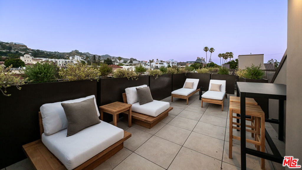 Residential Lease for rent at 1264 N Harper Avenue PH1, West Hollywood, Los Angeles County CA featuring 2 beds and 3 baths