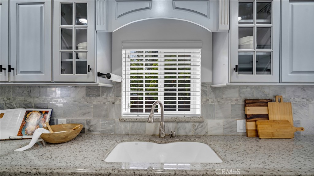 Active for sale at Toluca Lake, CA, Toluca Lake, CA CA and 2 baths