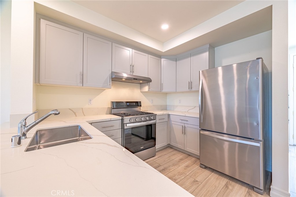 Residential Lease for rent at 150 N New Ave 5, Monterey Park, Los Angeles County CA featuring 2 beds and 3 baths