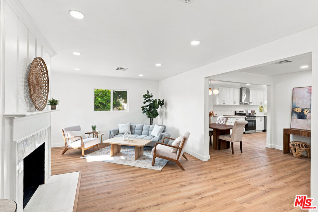 Single Family Residence for sale at 7800 S Victoria Avenue, Los Angeles, CA featuring 3 beds and 3 baths