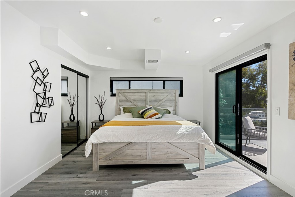 Single Family Residence for sale at 8960 Crescent Drive, Los Angeles, CA featuring 3 beds and 4 baths