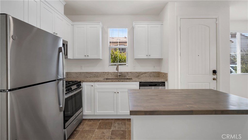 Condominium for rent at 24134 Tuscany 2201, Murrieta, CA featuring 2 beds and 3 baths