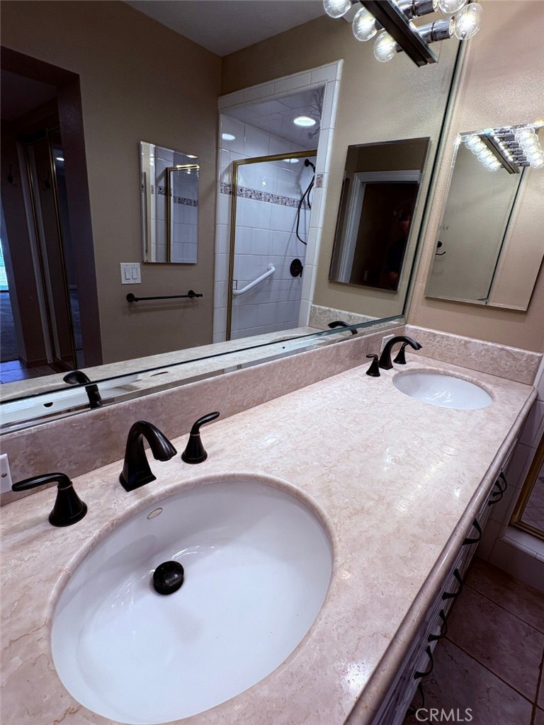 Residential Lease for rent at 3207 Moritz 41, Huntington Beach, Orange County, CA featuring 2 beds and 2 baths
