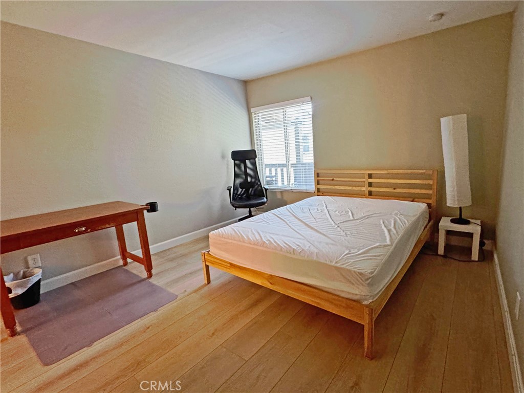 Residential Lease for rent at 1345 Cabrillo Park E10, Santa Ana, Orange County, CA featuring 1 bed and 1 bath