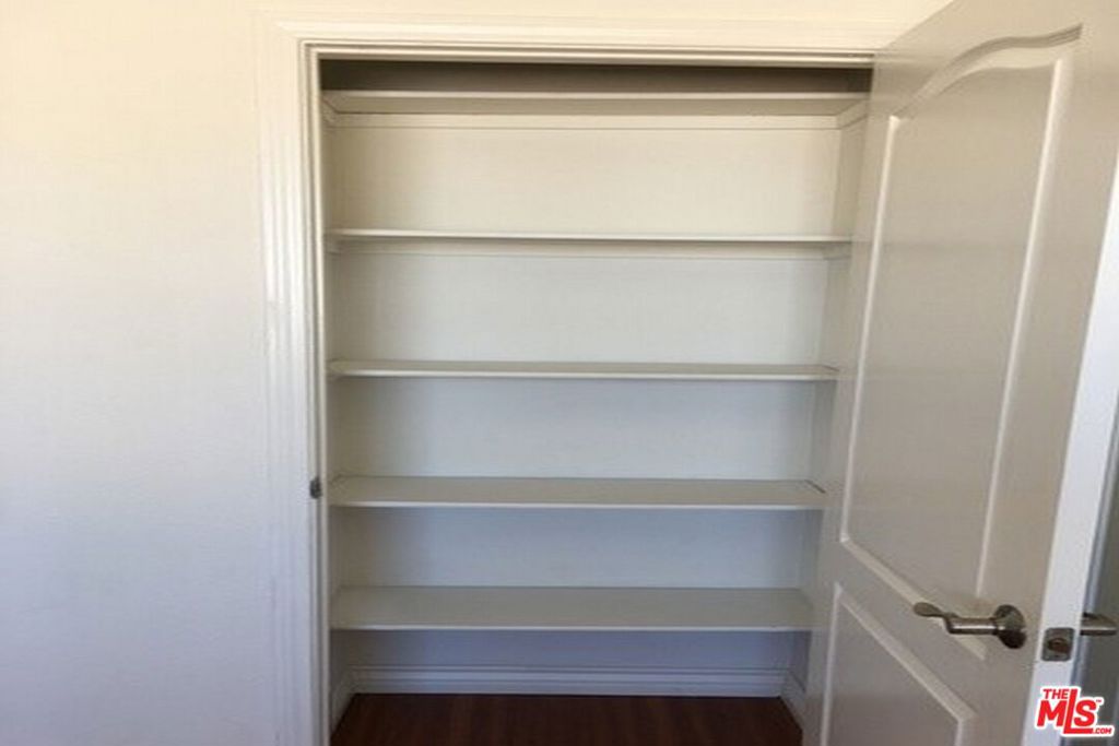 Residential Lease for rent at 828 N Hudson Avenue 207, Los Angeles, Los Angeles County CA featuring 2 beds and 2 baths