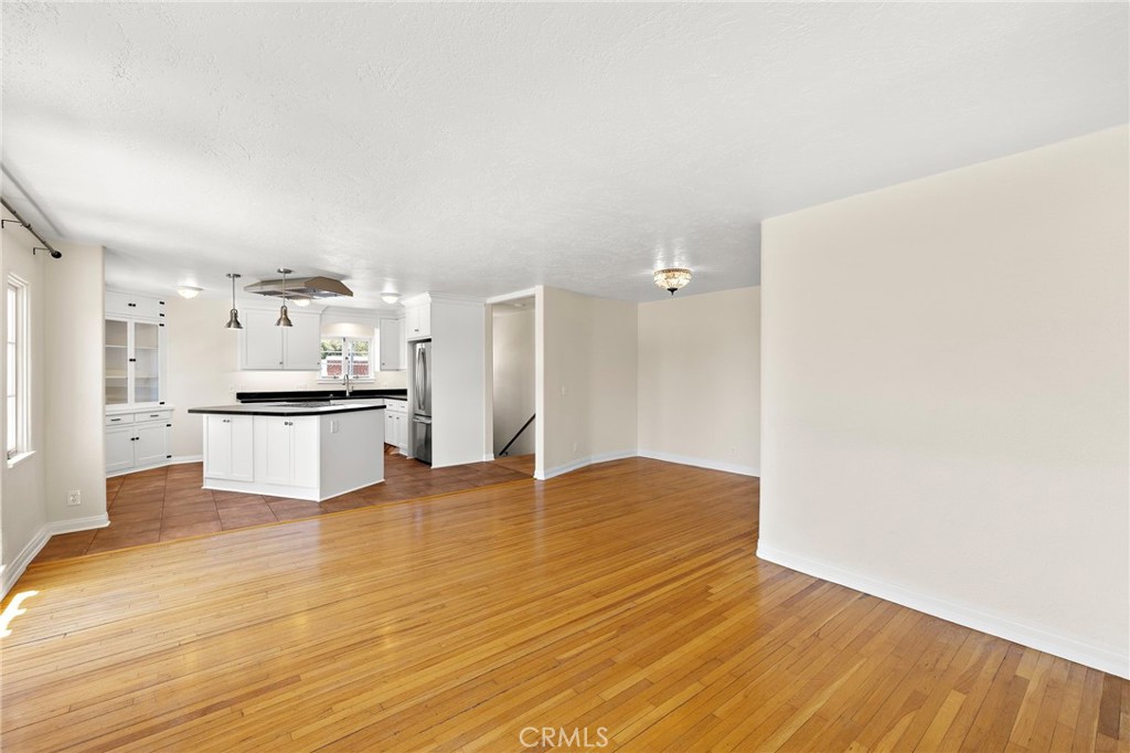 Residential Lease for rent at 976 S Coast S A, Laguna Beach, Orange County, CA featuring 2 beds and 1 bath