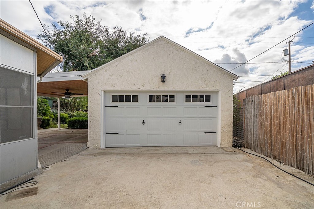 Residential Lease for rent at 348 W Spazier Avenue, Burbank, Los Angeles County CA featuring 2 beds and 1 bath