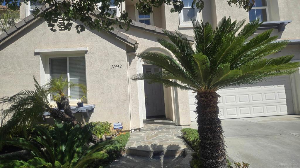 Residential Lease for rent at 11442 Trailbrook Ln, San Diego CA featuring 3 beds and 3 baths