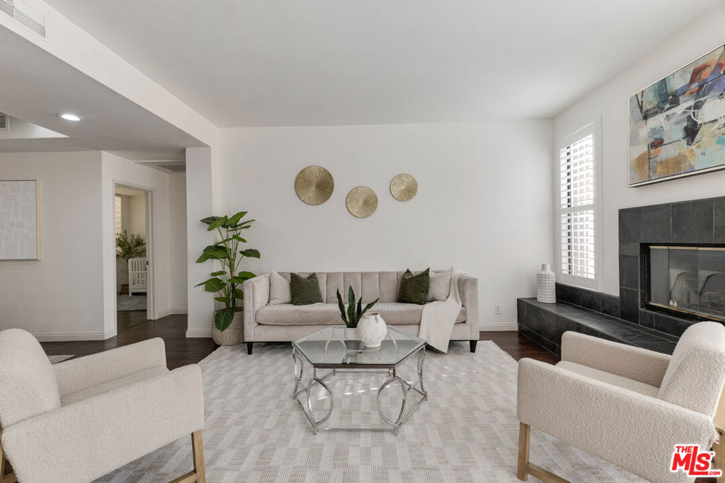 Residential Lease for rent at 235 S Tower Drive 305, Beverly Hills, Los Angeles County CA featuring 3 beds and 2 baths