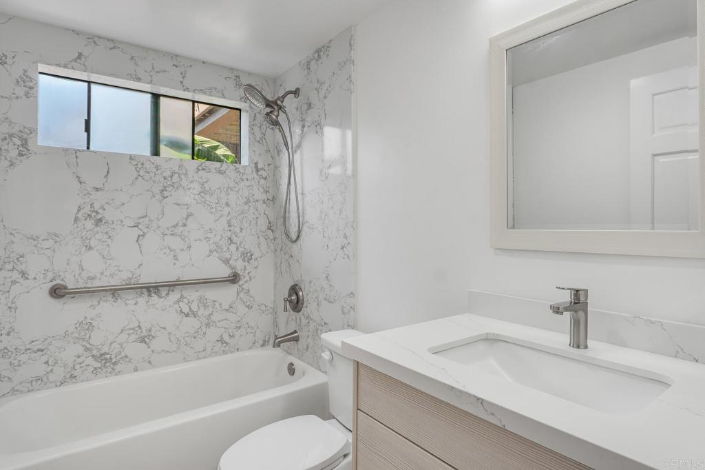 Residential Lease for rent at 8880 Villa La Jolla, La Jolla, San Diego County CA featuring 3 beds and 2 baths