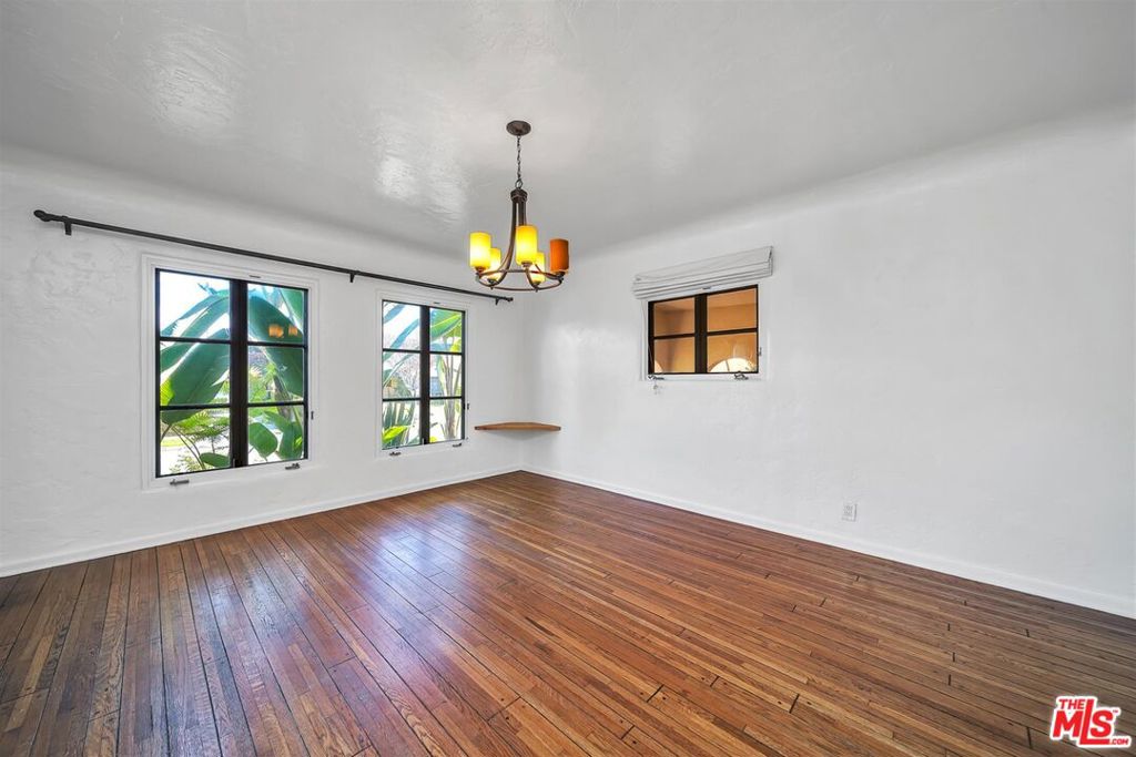 Residential Lease for rent at 333 S Roxbury Drive, Beverly Hills, Los Angeles County, CA featuring 4 beds and 3 baths