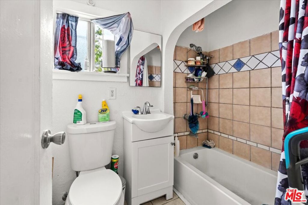 Residential Income for sale at 11233 Raymond Avenue, Los Angeles, CA featuring 2 beds and 4 baths