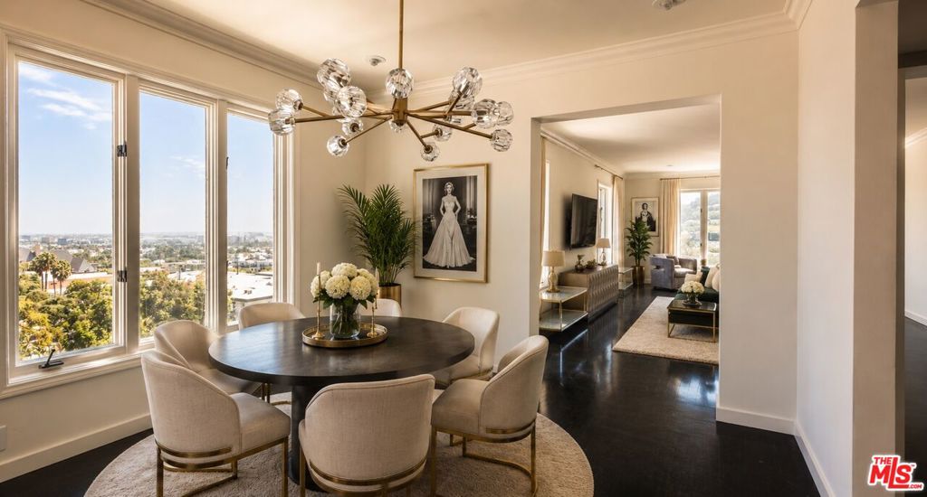 Residential Lease for rent at 1424 N Crescent Heights Boulevard 61, West Hollywood, Los Angeles County CA featuring 2 beds and 2 baths