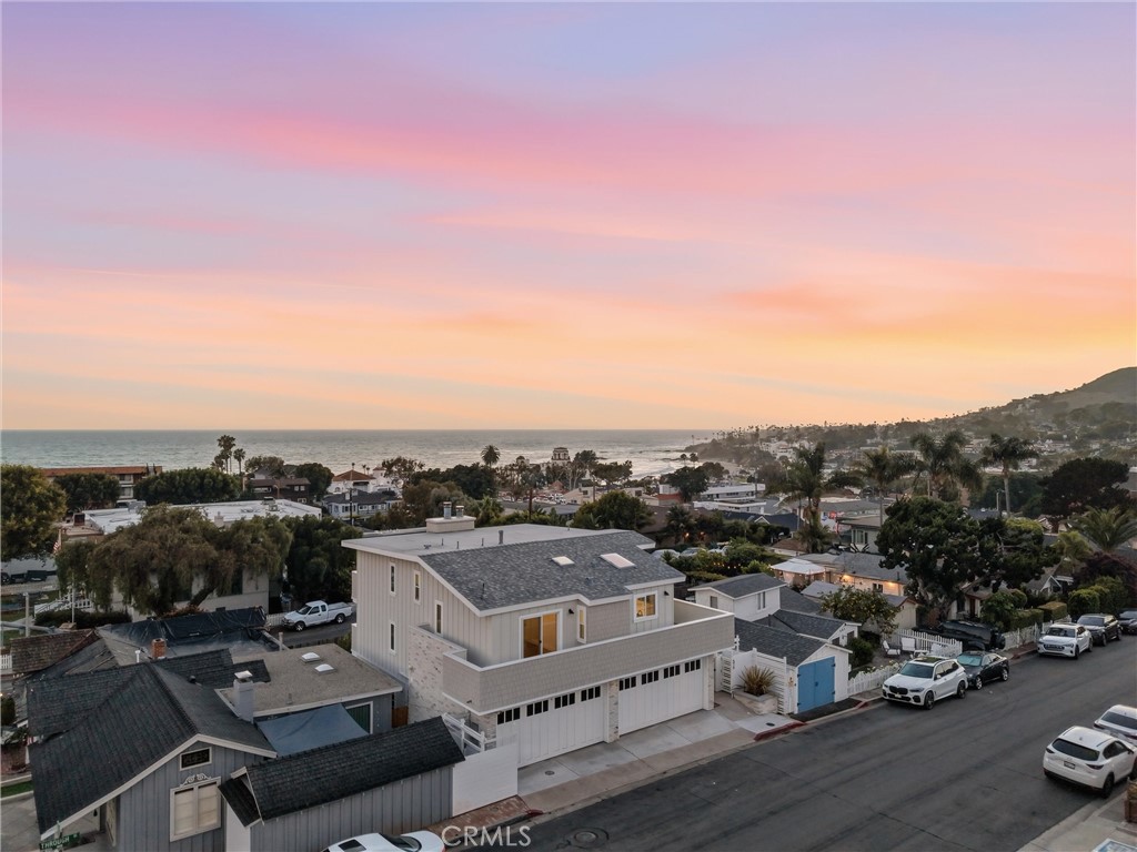 Residential Lease for rent at 575 Through A, Laguna Beach, Orange County, CA featuring 2 beds and 3 baths