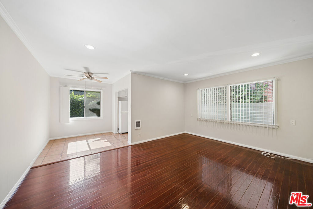 Residential Lease for rent at 612 S Dunsmuir Avenue 1, Los Angeles, Los Angeles County CA and 1 bath