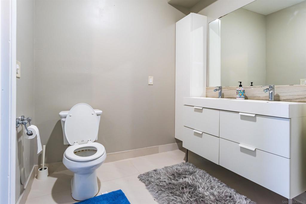 Residential Lease for rent at 4741 point Loma ave 201, San Diego CA featuring 4 beds and 2 baths
