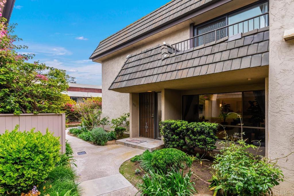 Residential Lease for rent at 836 S Sierra, Solana Beach, San Diego County CA featuring 2 beds and 3 baths