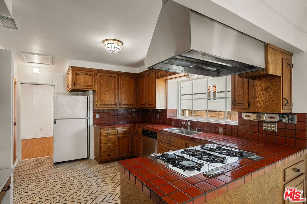 Residential for sale at 417 11th Street, Santa Monica CA featuring 5 beds and 3 baths
