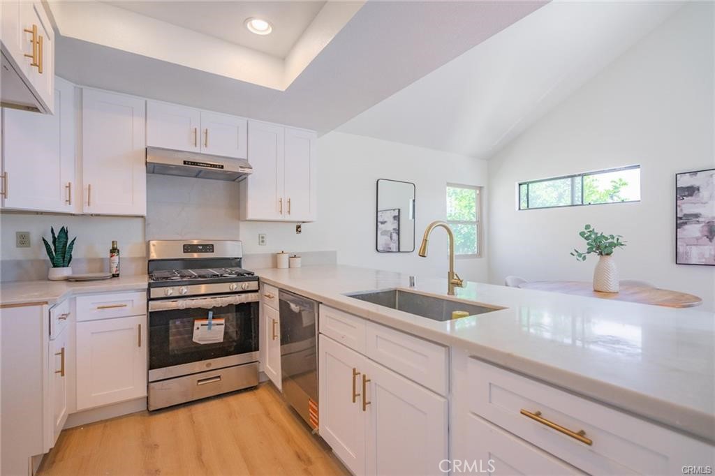 Residential Lease for rent at 3050 La Paz C, Diamond Bar, Los Angeles County CA featuring 2 beds and 2 baths