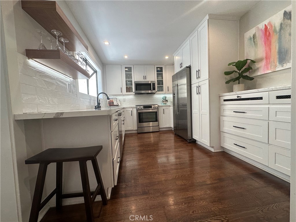 Residential Lease for rent at 96 Smokestone 8, Irvine, Orange County, CA featuring 2 beds and 3 baths