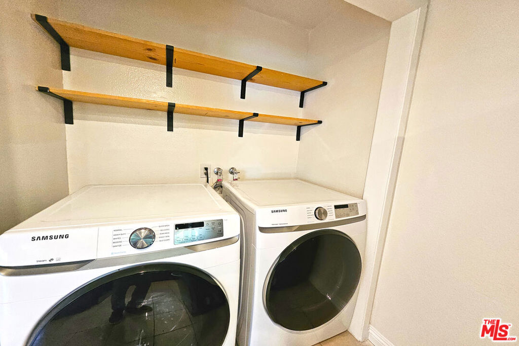 Residential Lease for rent at 1454 E Orange Grove Boulevard 1, Pasadena, Los Angeles County CA featuring 3 beds and 3 baths