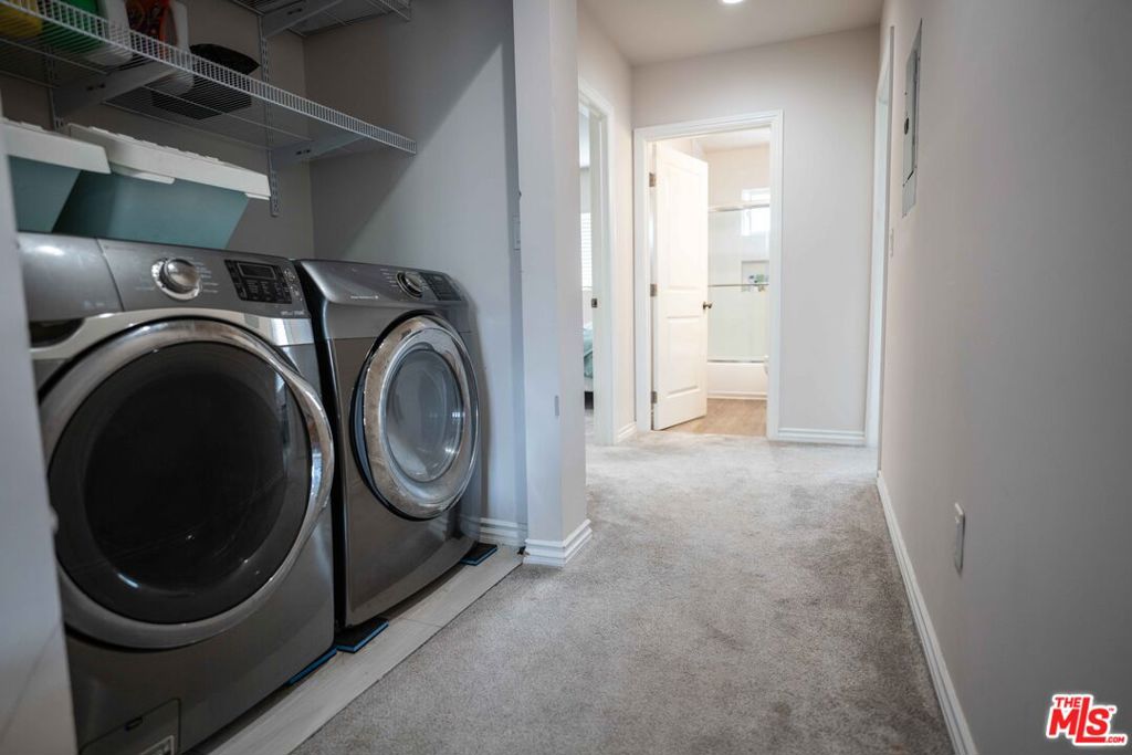 Residential Lease for rent at 306 E 36th Street, Los Angeles, Los Angeles County CA featuring 5 beds and 4 baths