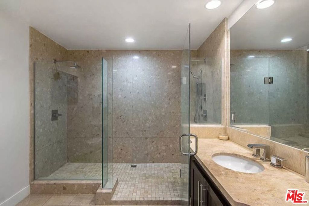 Residential Lease for rent at 817 N ALFRED Street 201, Los Angeles, Los Angeles County CA featuring 2 beds and 3 baths