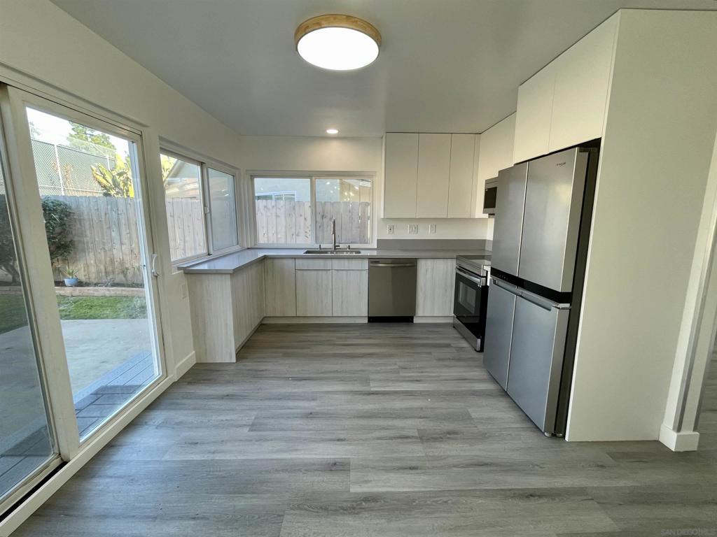 Residential Lease for rent at 13875 Wayland Grove Court, Poway, San Diego County CA featuring 3 beds and 2 baths