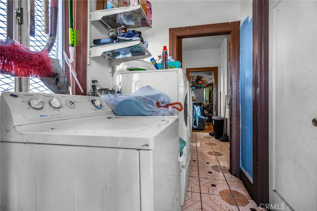 Quadruplex for sale at 9019 S San Pedro, Los Angeles, CA