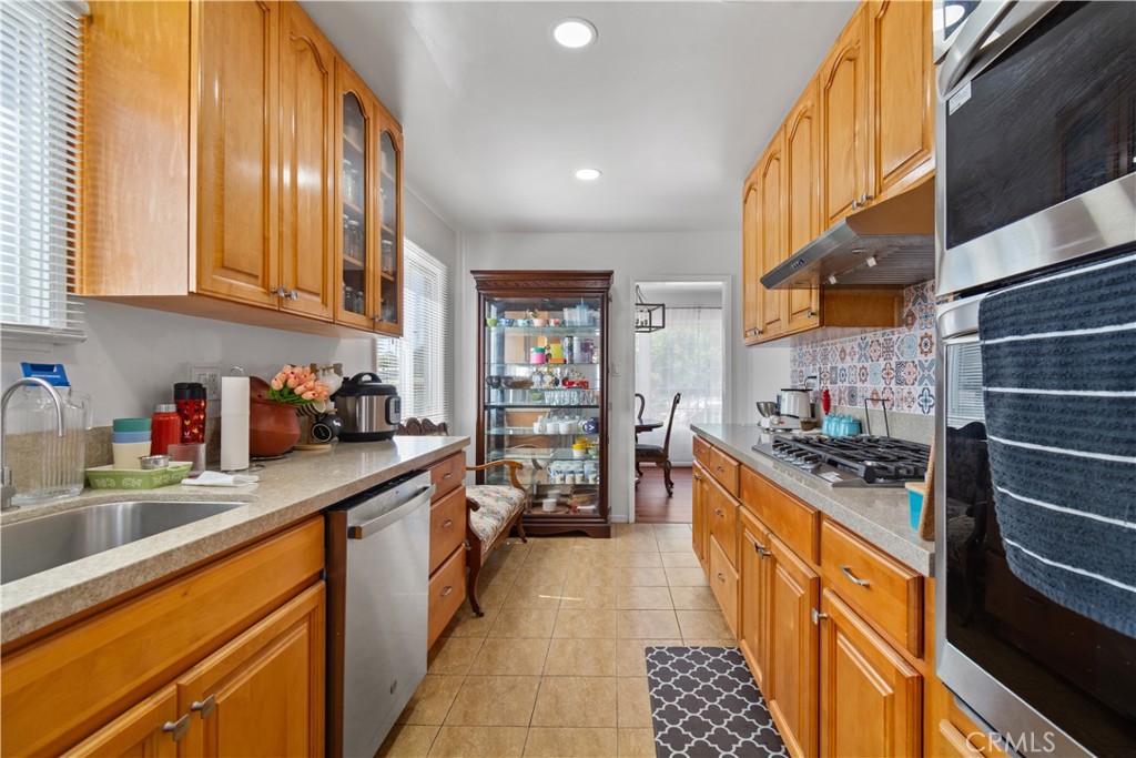 Residential Lease for rent at 4503 Darien, Torrance, Los Angeles County, CA featuring 3 beds and 2 baths