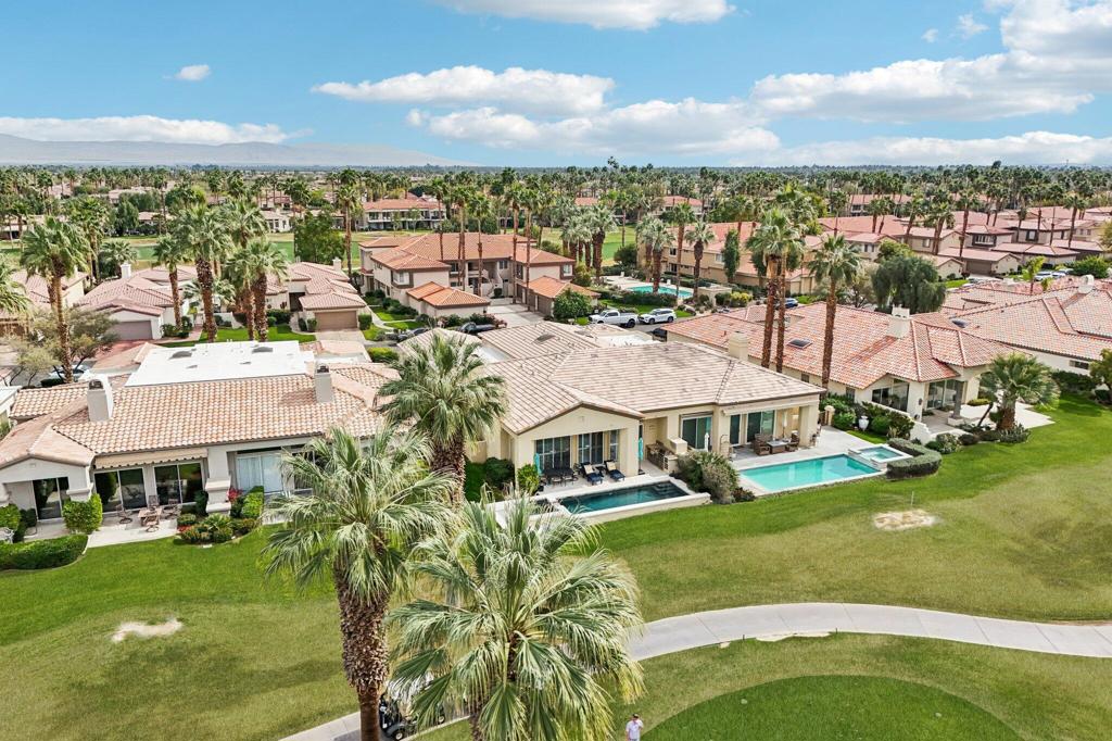 Condominium for rent at 55285 Laurel, La Quinta, CA featuring 3 beds and 3 baths