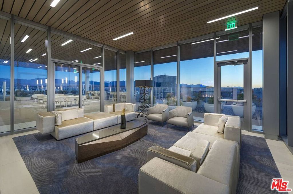 Residential Lease for rent at 3033 Wilshire Avenue 1409, Los Angeles, Los Angeles County CA and 1 bath