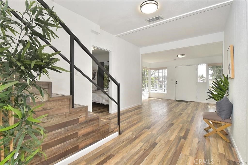 Residential Lease for rent at 757 N Loma Vista, Long Beach, Los Angeles County CA featuring 3 beds and 2 baths