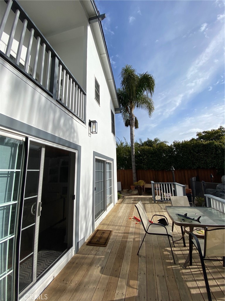 Residential Lease for rent at 518 Westminster Avenue, Newport Beach, Orange County, CA featuring 3 beds and 2 baths