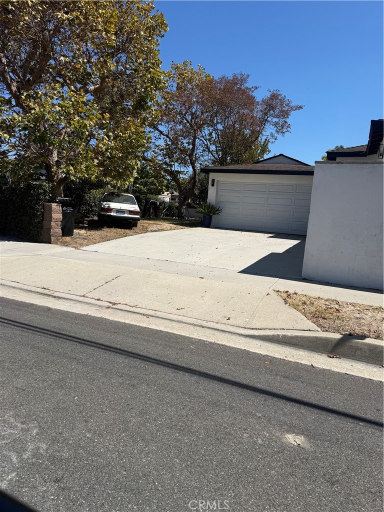 Residential Lease for rent at 25003 Andreo, Lomita, Los Angeles County CA featuring 3 beds and 1 bath