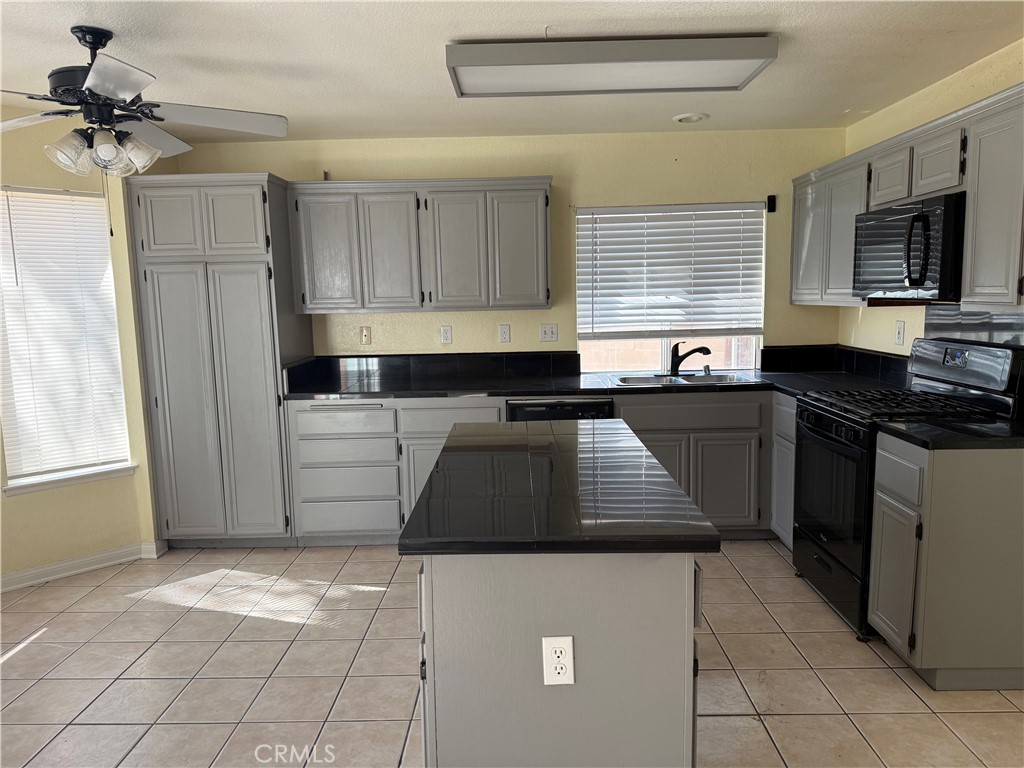 Residential Lease for rent at 828 Greenwich Court, Hemet CA featuring 4 beds and 3 baths